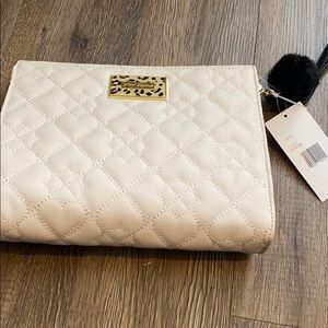 White clutch